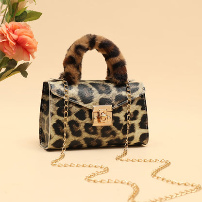 A Stylish And Soft Chain Crossbody Bag, Perfect for Daily Shopping with a Wrist Lock And Animal Print, Small Square Handbag
