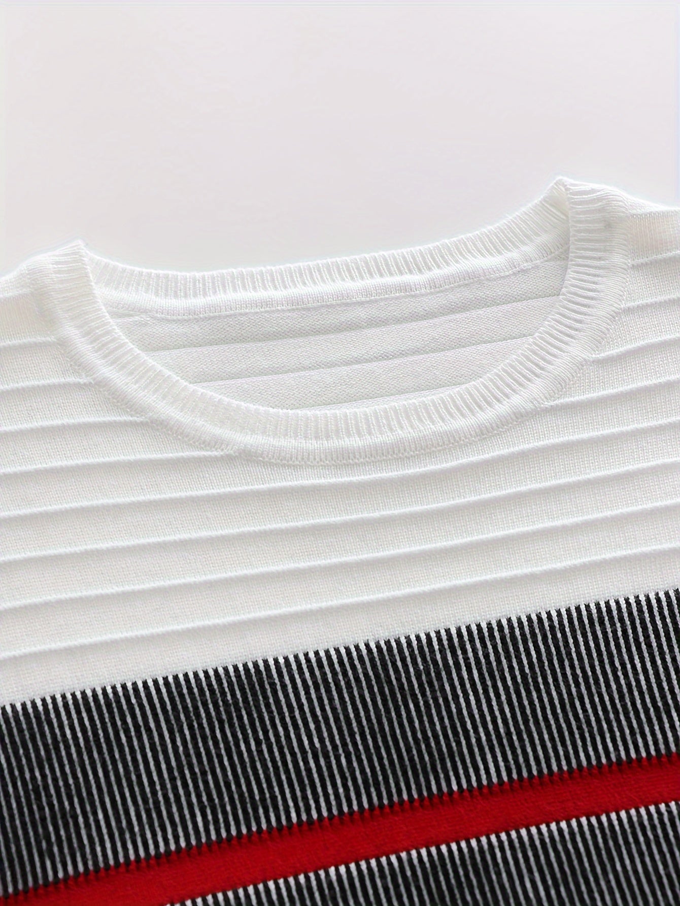 New Fashion Men'S Long-Sleeve Pullover with Contrasting Striped Knit from Tie Mu Zhen OBM.