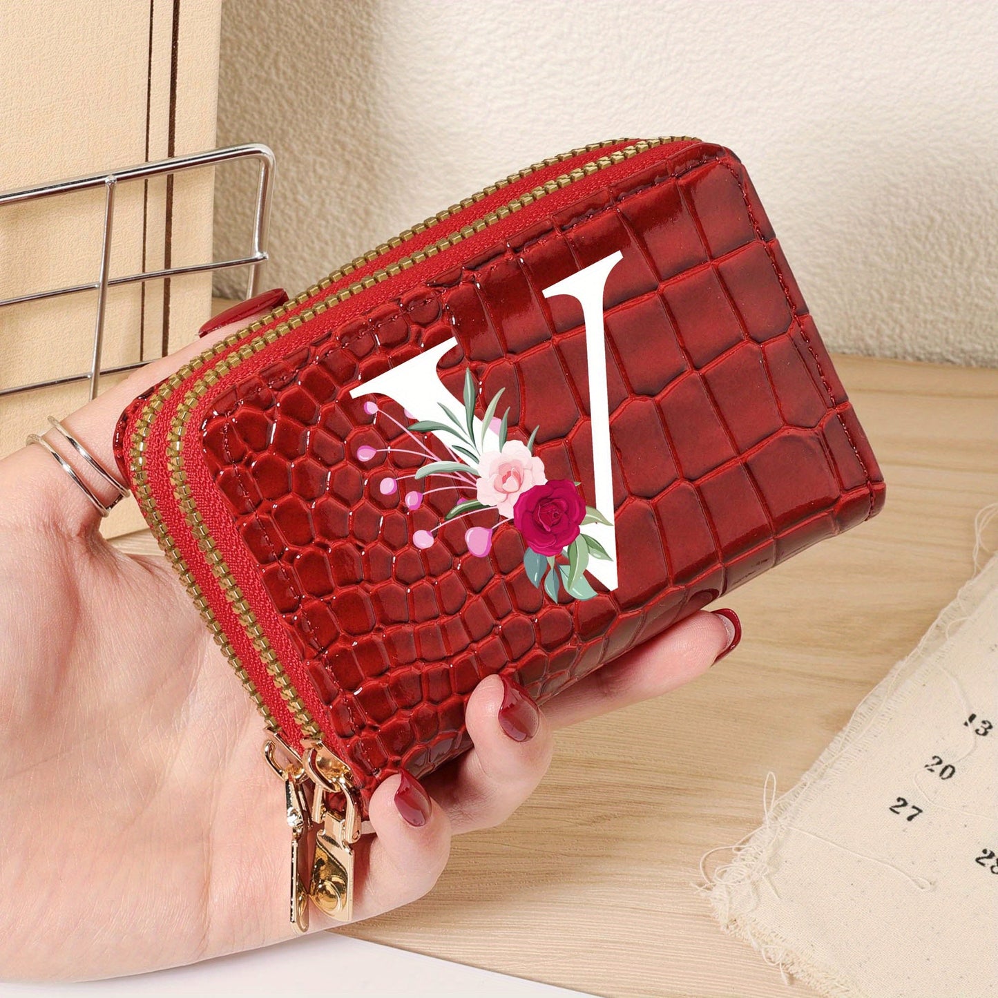 Minimalist Women'S Short Wallet Featuring a Double Zipper Design, with a Crocodile A-Z Letter Pattern. This Stylish Handbag Also Serves As a Fashionable Coin Wallet, Perfect for Travel, Back-To-School, Or Parties.