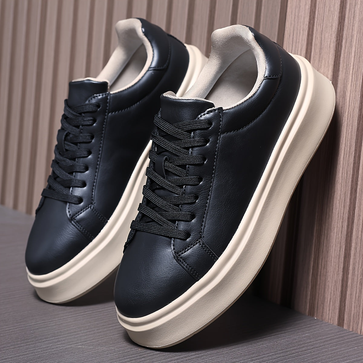 Men's Lightweight Low-Top Skate Shoes with EVA Sole