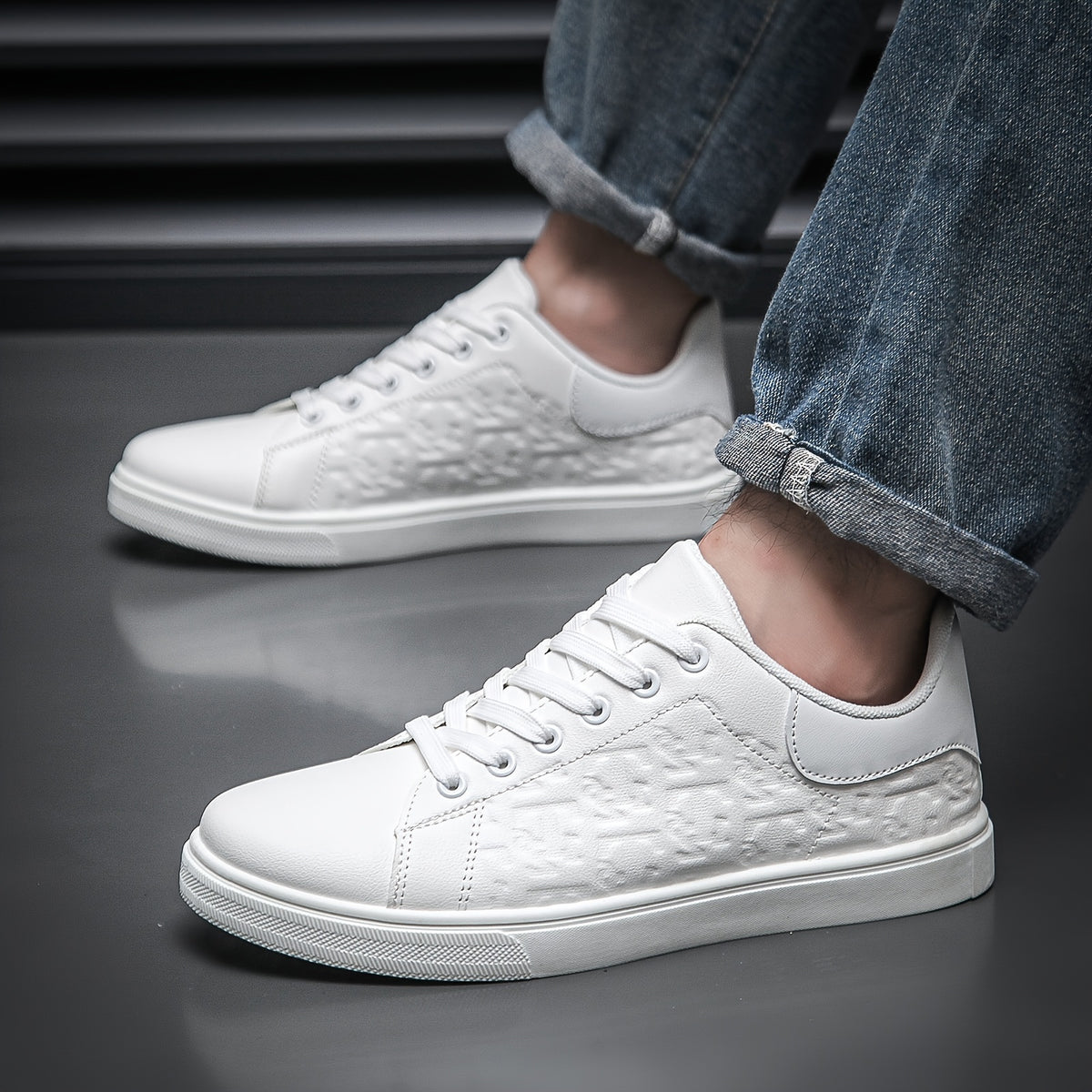 Men's Casual Breathable Non-Slip Low Top Sports Shoes