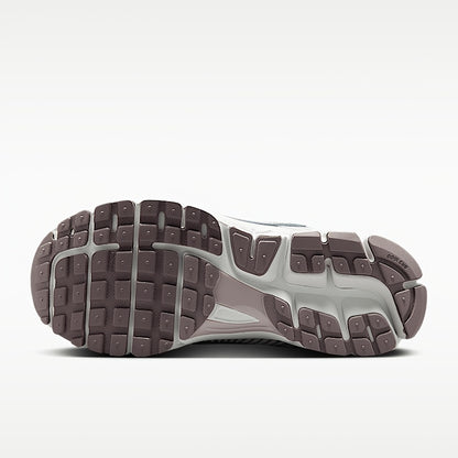 Nike Zoom Vomero 5 Women's Low Top Sneakers in Gray Purple