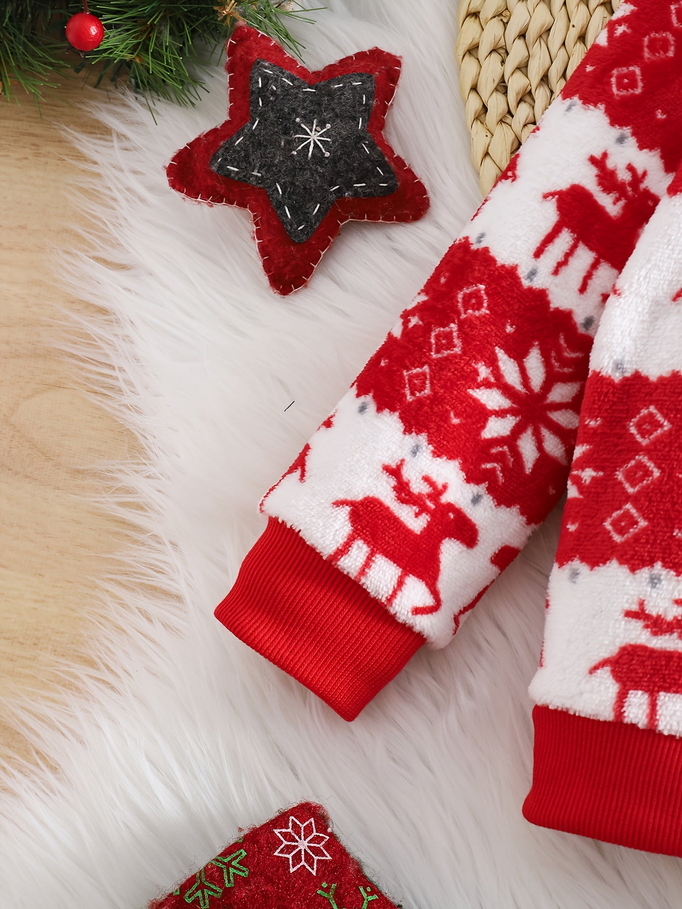 2pcs Girls' Cute Deer Print Fashionable Thick Flannel Set for Autumn/Winter, Soft and Comfortable Warm Outfit, Versatile Casual Attire with Outdoor Activities, Winter Clothing, Autumn Fashion, Stylish Kids' Wear, Playful Desi