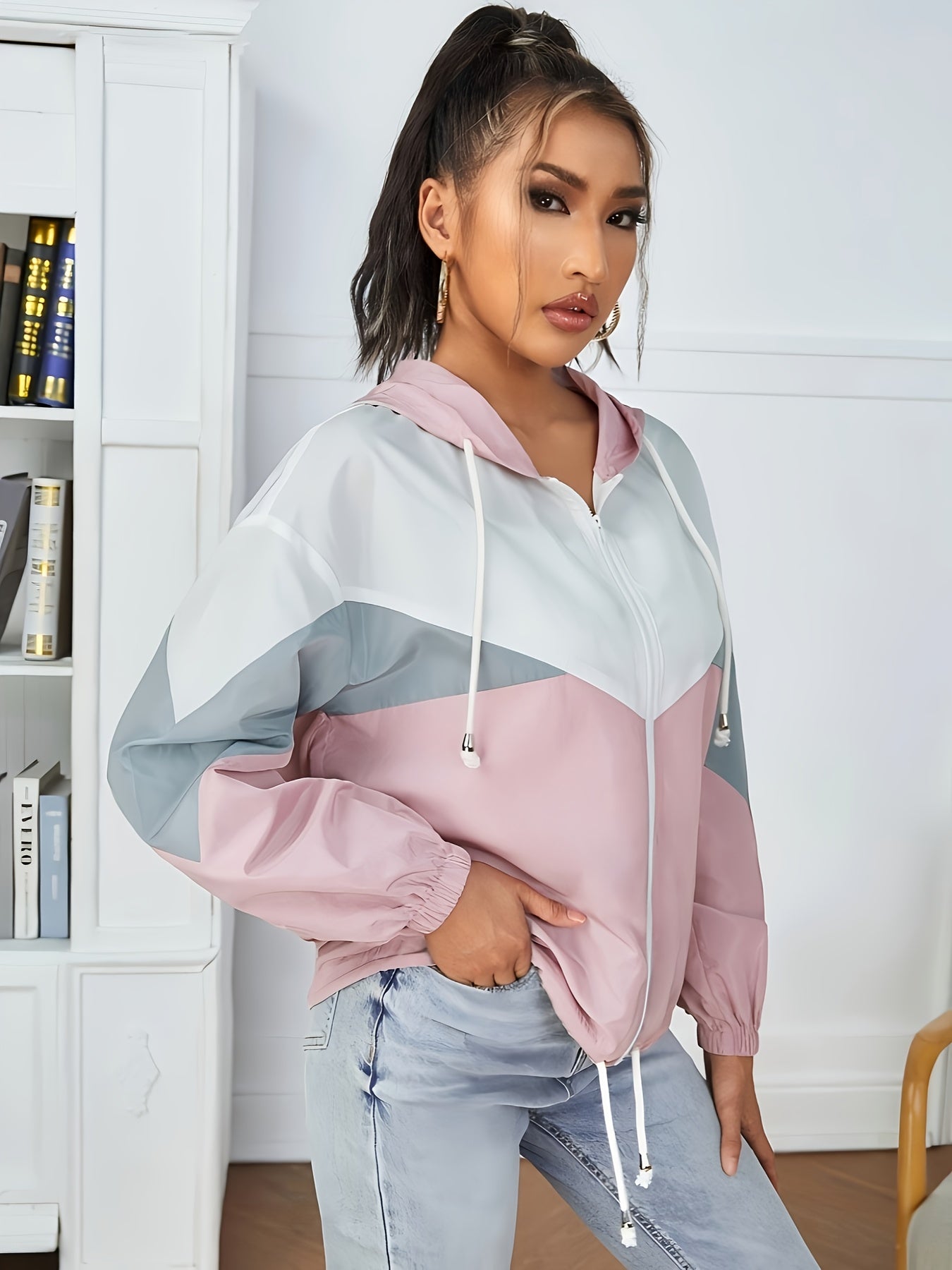 Fashionable dropped-shoulder hooded color-block sun-protective jacket with zipper and drawstring