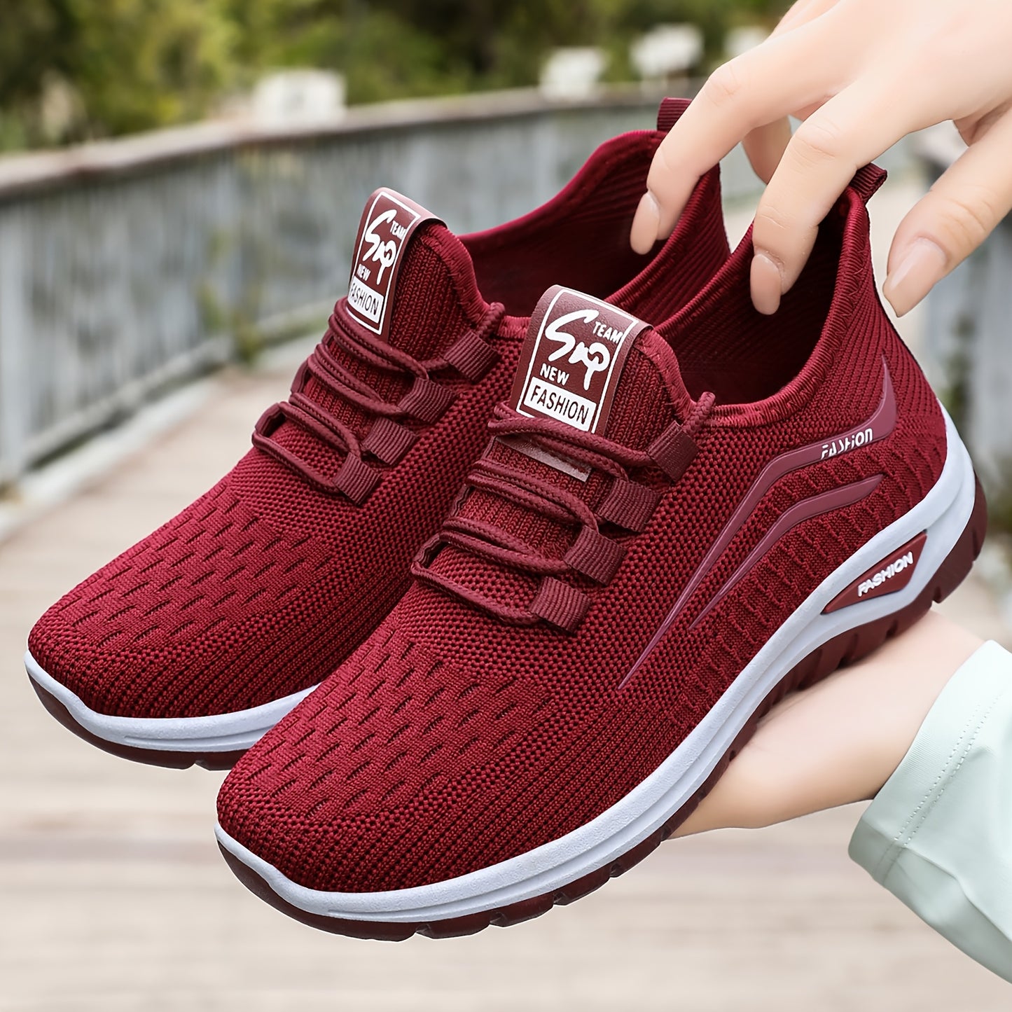 Women's Casual Low-Top Sneakers Breathable Fabric All-Season