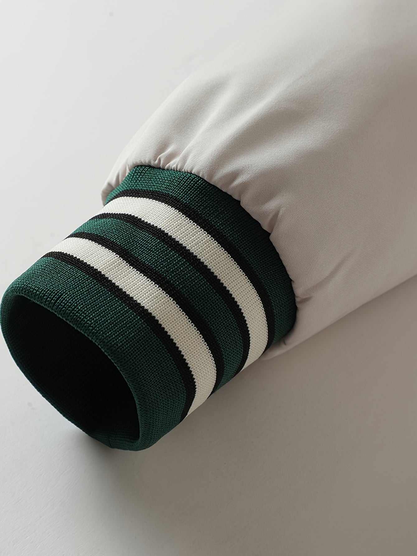 Men's Thermal Insulated Full-Zip Baseball Jacket with Full-Zip Closure - Heavyweight Winter Coat, Brown/White colorblock, Lining - Streetwear Outerwear for Casual & Formal Events - Compatible with Hoodies & Jackets (Men's Fas