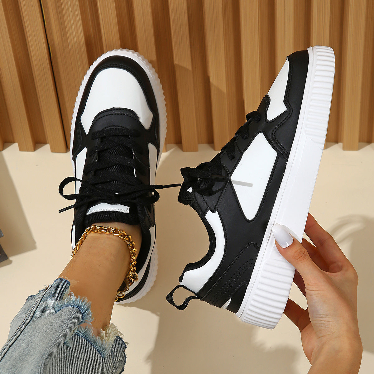 Men's Black & White Breathable Casual Athletic Sneakers