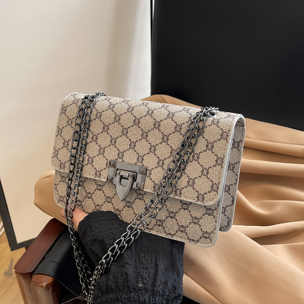 Women's Shoulder Bag Fashion Large Capacity Handbag Crossbody Tote Chain Purse for Middle-Aged Ladies