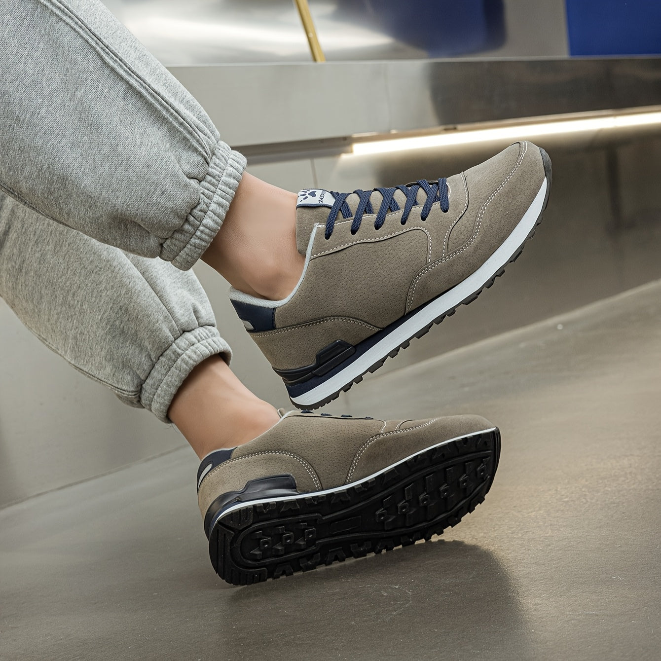 Men's Non-Slip Sneakers - All-Season Lace-Up Sneakers with Cushioned PU Sole, Beige/Blue Accent Low-Top Design for Gym, Hiking, Everyday - Non-Marking Tread, Durable  Easy-Clean Casual Shoes, Hiking Sneakers, Gym Footwear, R