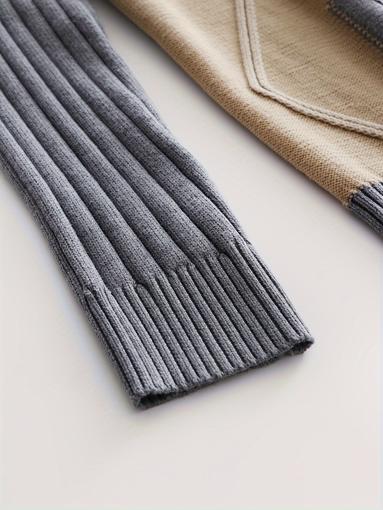 New Fashion Men'S Pullover with Color-Blocked Knitted Long Sleeves from Tie Mu Zhen OBM.