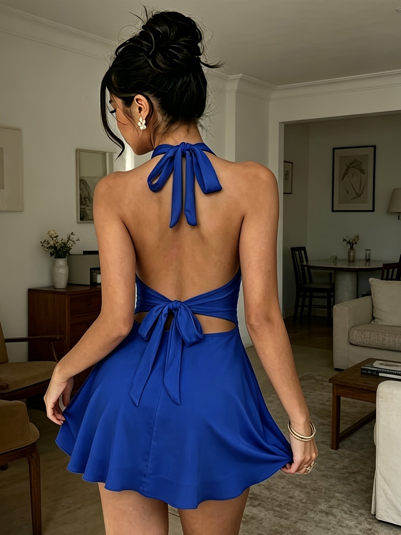 Elegant Women's V-Neck Backless Bodycon Pleated Mini Dress