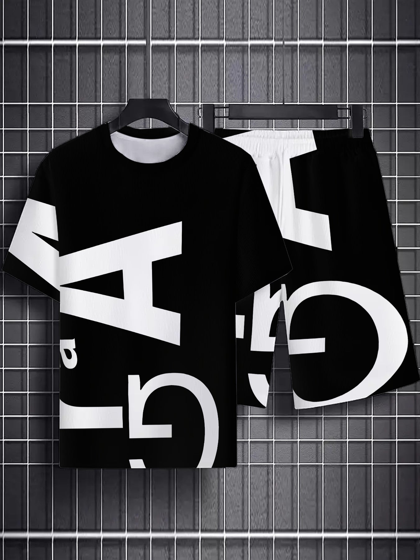 Men's Printed Short Sleeve T-Shirt + Shorts Set Casual Sporty Outfit Breathable Outdoor Leisure Men's Tee and Five-Pocket Pants Summer 3D Print Set Father's Day Gift for Adults