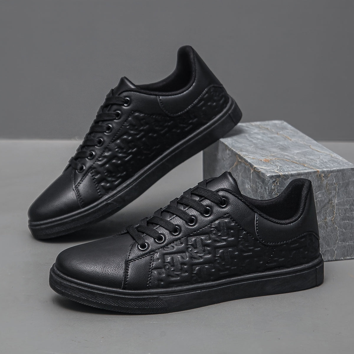 Men's Casual Breathable Non-Slip Low Top Sports Shoes
