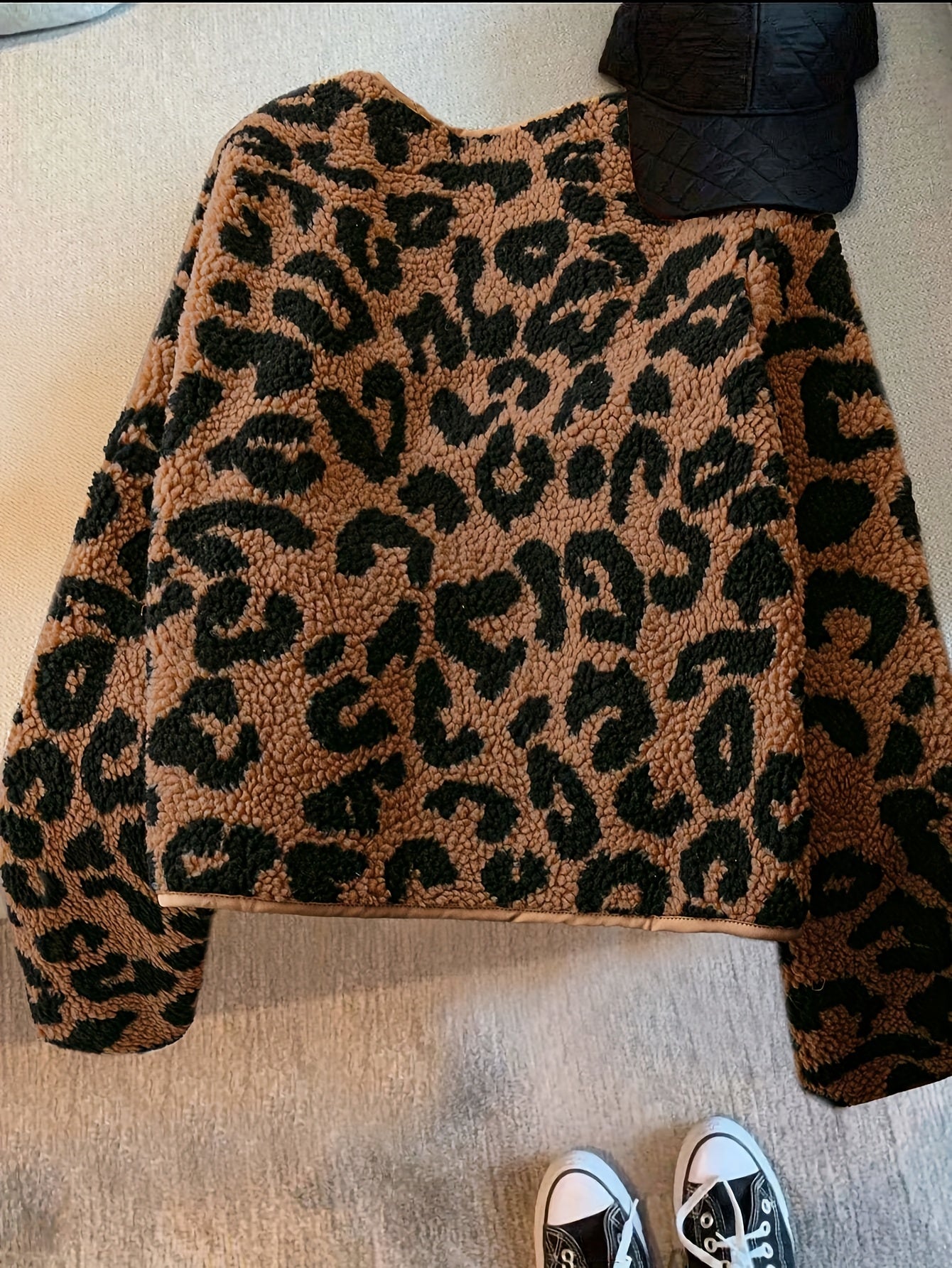 Women'S Elegant Leopard Print Long Sleeve Jacket - Cozy Winter Warmth, Non-Stretch Fabric, Regular Fit with Button Closure, Perfect for Fall & Winter Travel