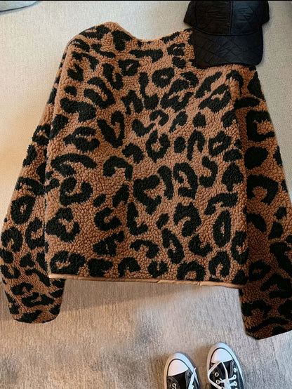 Women'S Elegant Leopard Print Long Sleeve Jacket - Cozy Winter Warmth, Non-Stretch Fabric, Regular Fit with Button Closure, Perfect for Fall & Winter Travel