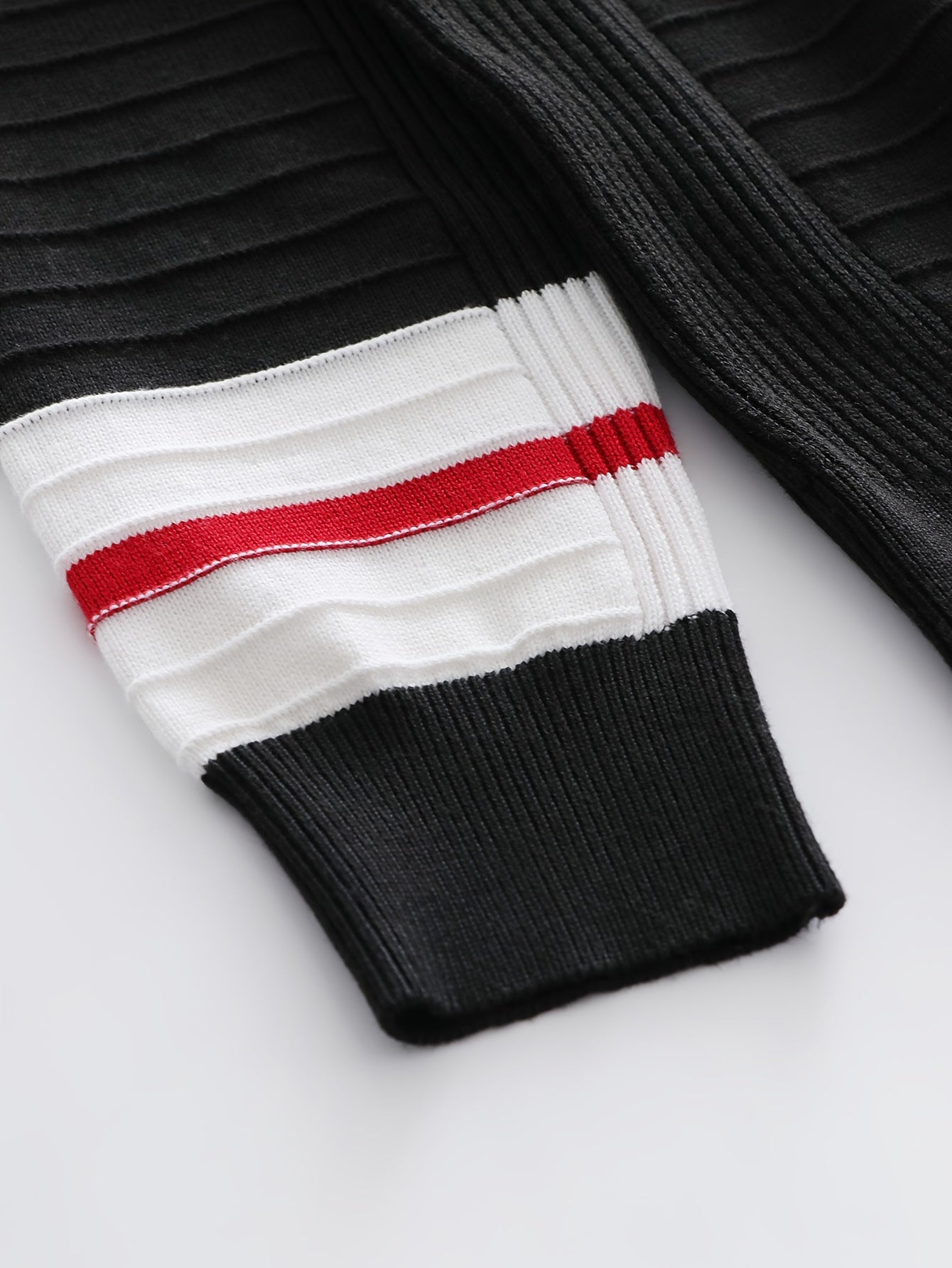 New Fashion Men'S Long-Sleeve Pullover with Contrasting Striped Knit from Tie Mu Zhen OBM.