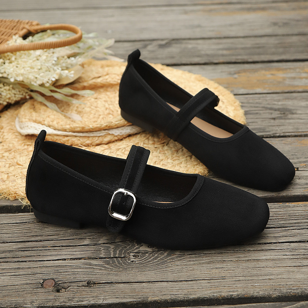 Women’s Retro Velvet Mary Jane Flats with Buckle Closure