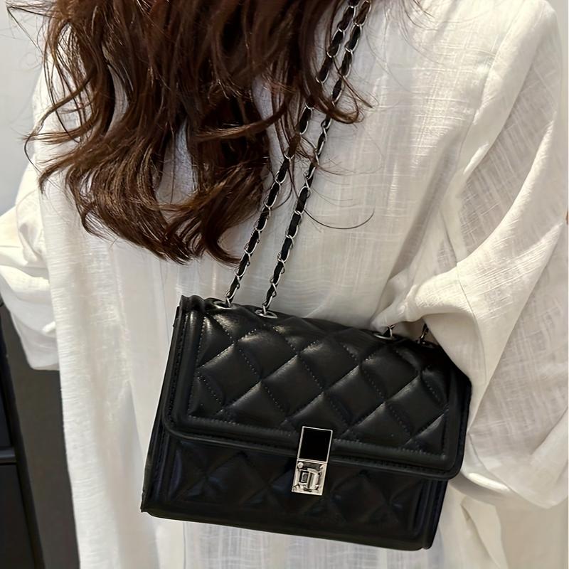 Women' Elegant Black Handbag with Rotating Lock Closure & Chain Strap - Convertible Crossbody/Shoulder Bag Suitable for, Travel, Daily Use - Durable Structured Wallet-Purse with Chain Strap Accessory ()