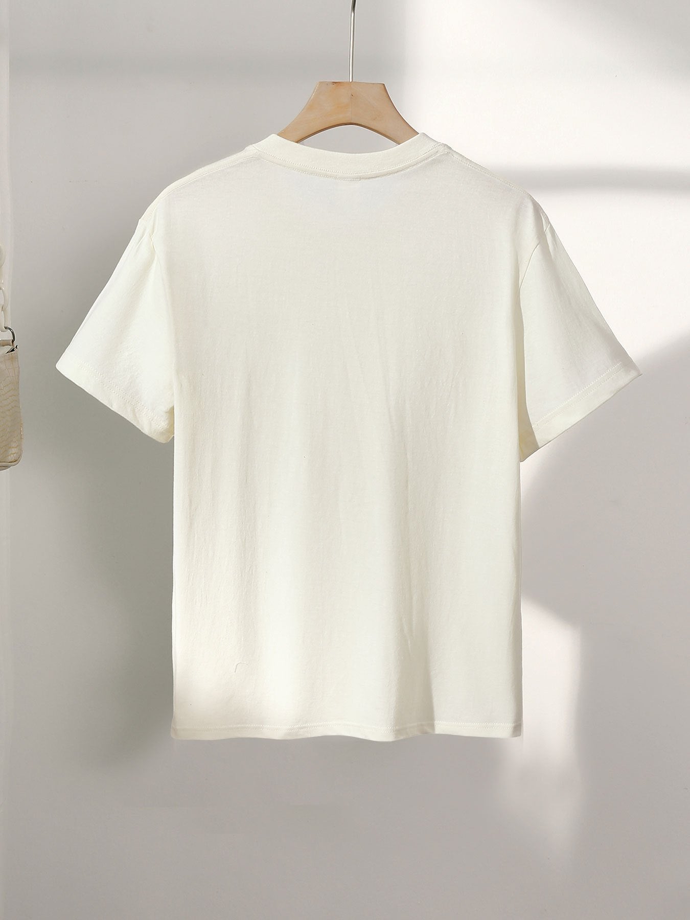 Women's Casual Cotton T-Shirt with Hummingbird Leaf Print