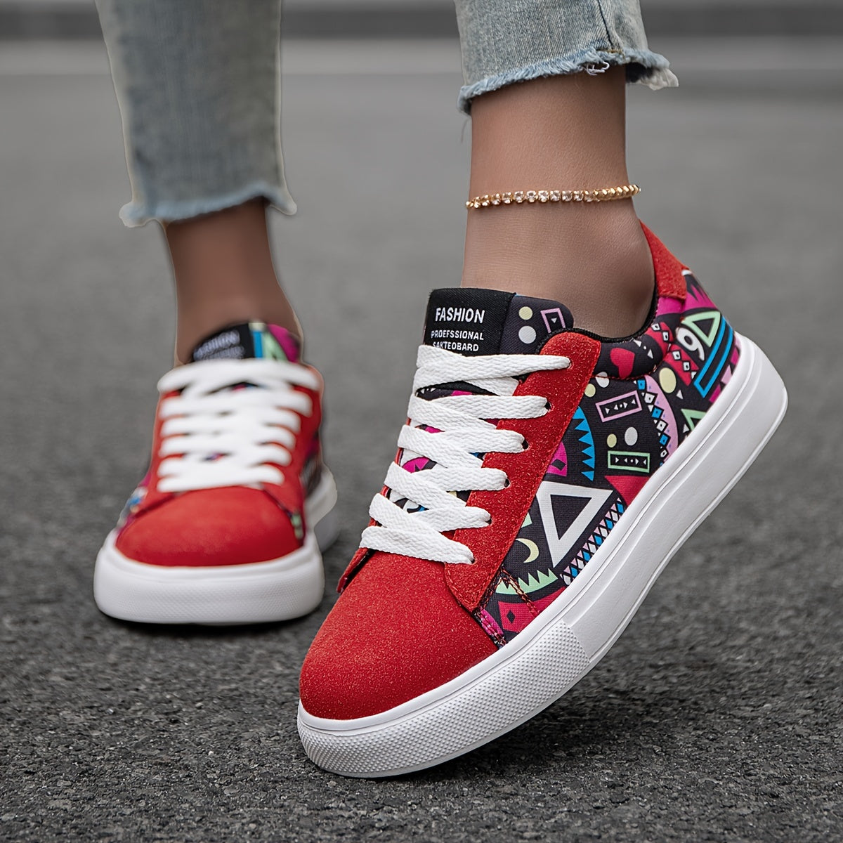 Women's Casual Skate Shoes Geometric Pattern Random Print Versatile, Lightweight Anti-Slip Outdoor Sports Daily Wear Walking Sneakers