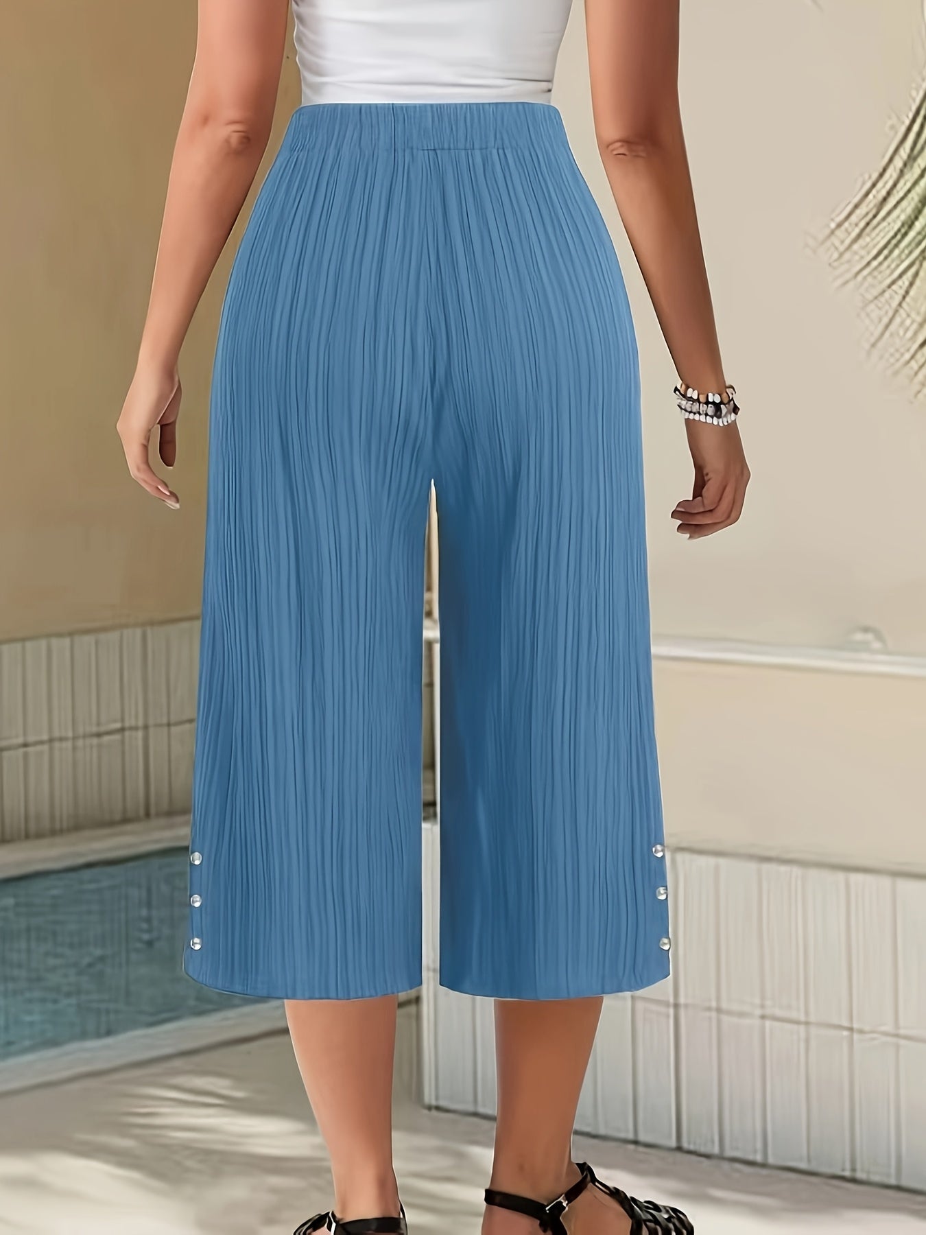 Women’s Wide-Leg Capri Pants with High Waist and Side Buttons