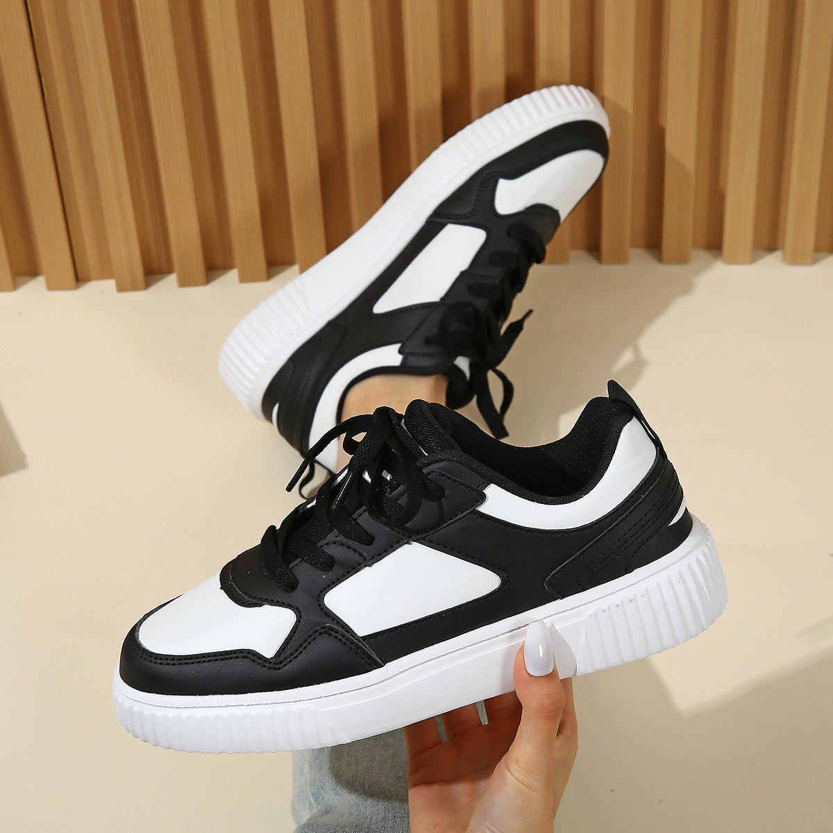 Men's Black & White Breathable Casual Athletic Sneakers