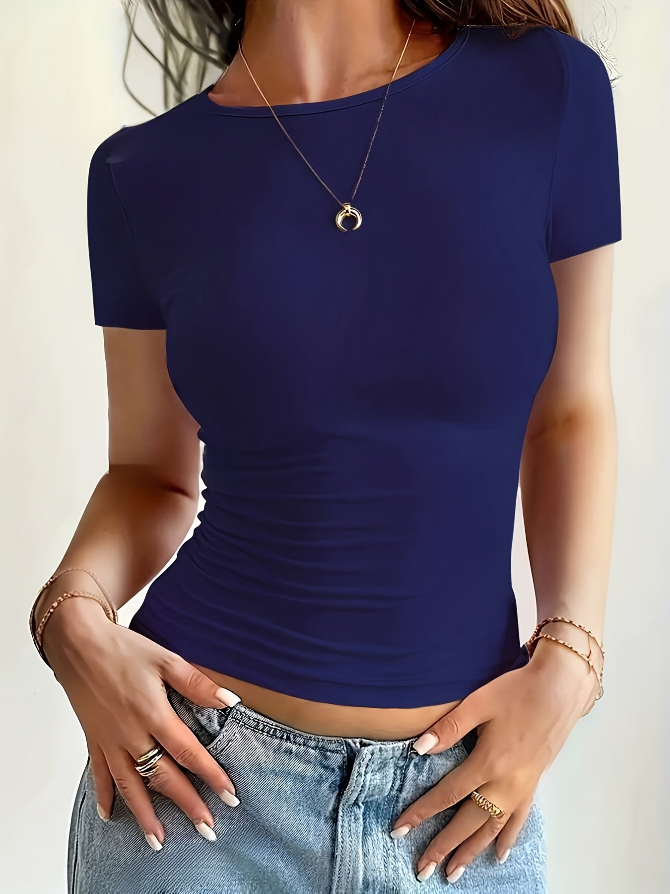 Women’s Solid Color Fitted Short-Sleeve T-Shirt for Summer