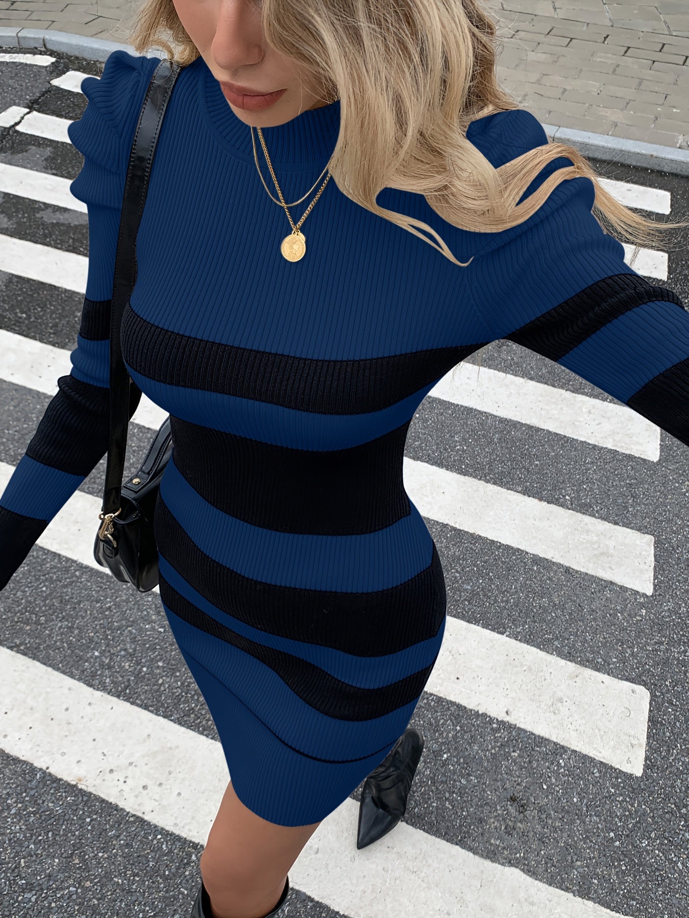 Elegant Winter Short Smock Dress with Poinçon d'Asymétrie Asymmetric Striped Sleeves - High Neck H-Line Figure-Hugging Dress, Knee-Length Short for Fall/Winter Parties, Weddings & Special Occasions (Non-)
