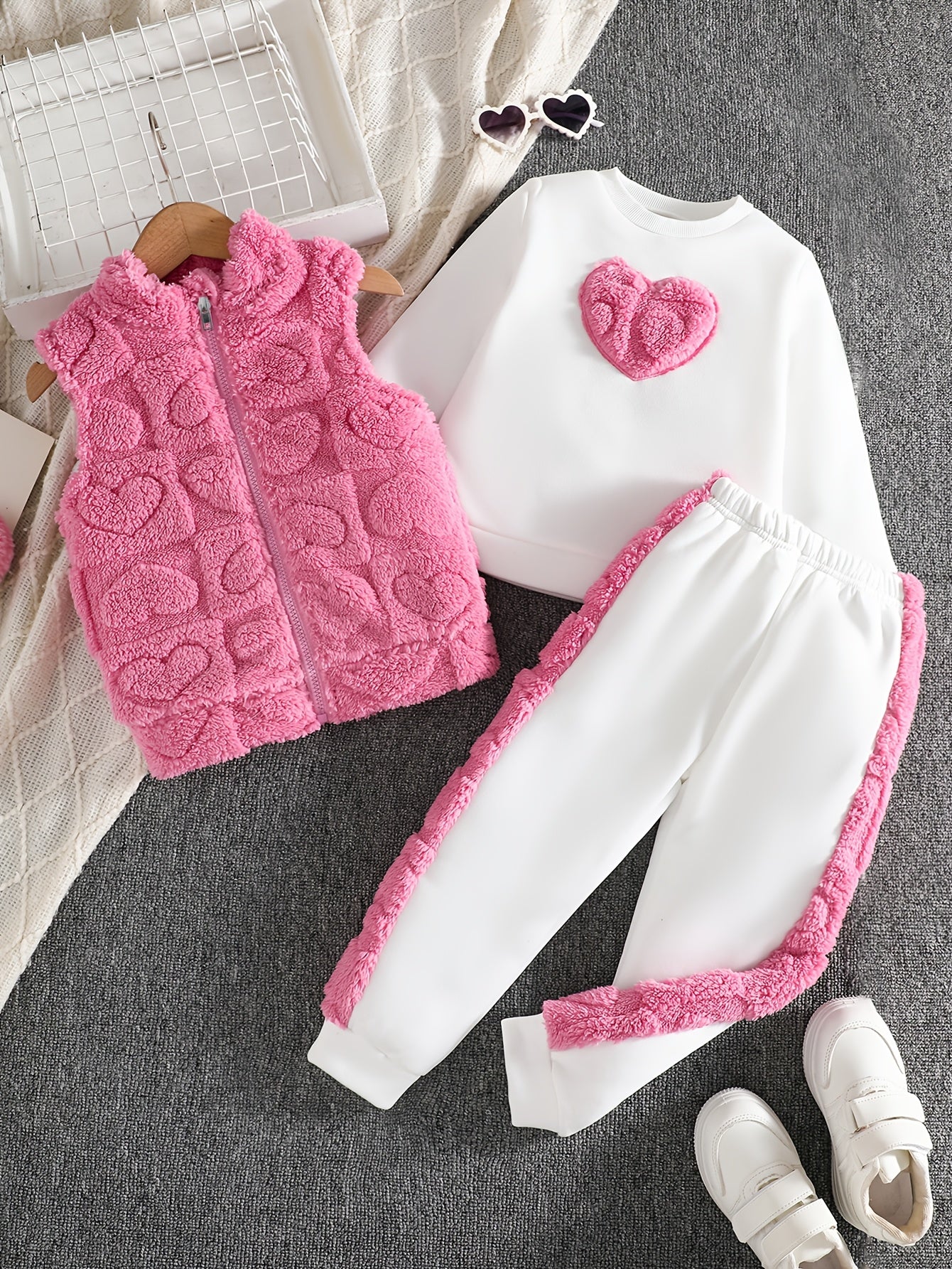 Girls 3-Piece Heart Pattern Fall/Winter Casual Set