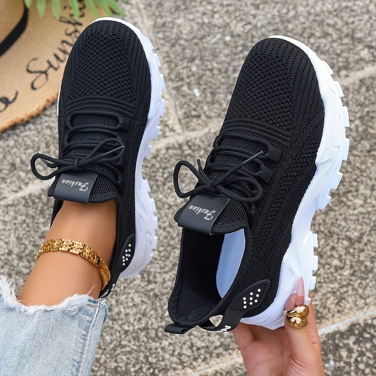 Lightweight Breathable Knitted Slip-On Sneakers for All Seasons