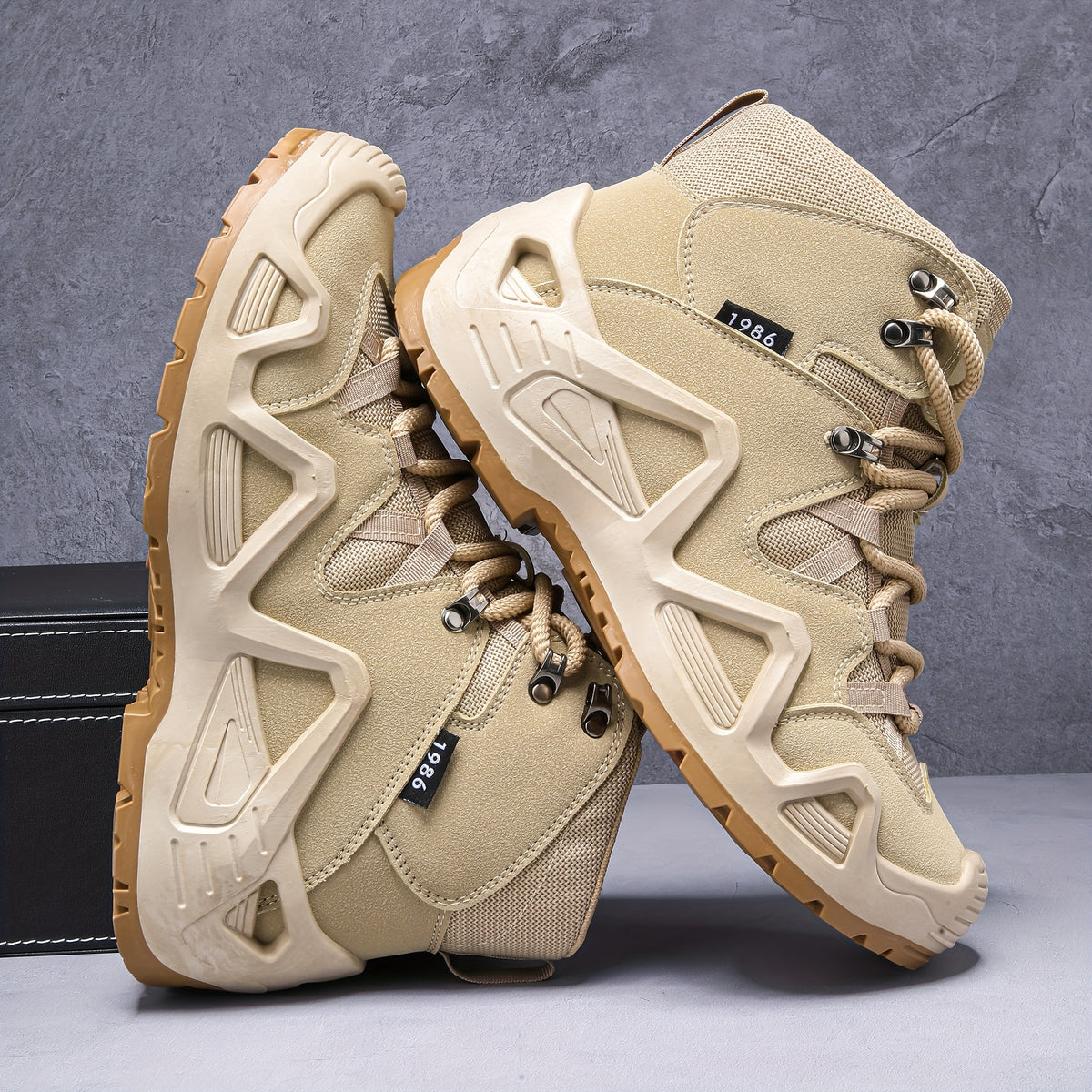Men's All-Season Short Lace-Up Boots - Durable, Breathable Retro Style