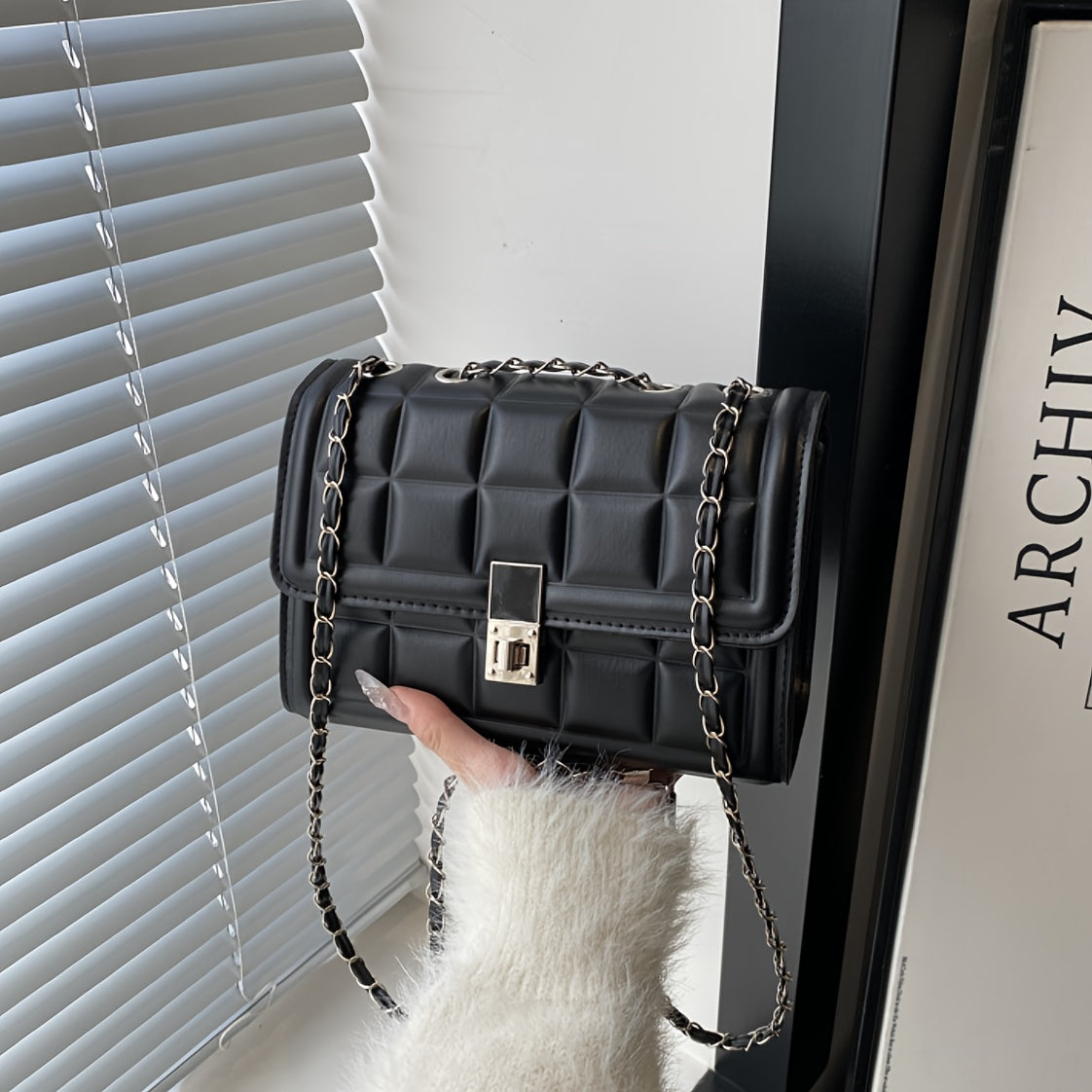 Premium Rhombus Niche Women's Fashion Chain Versatile Shoulder Crossbody Bag