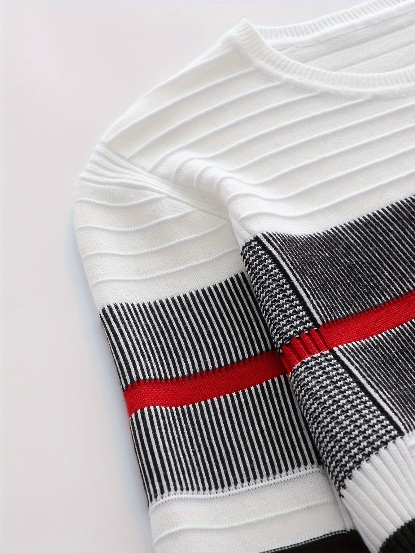 New Fashion Men'S Long-Sleeve Pullover with Contrasting Striped Knit from Tie Mu Zhen OBM.