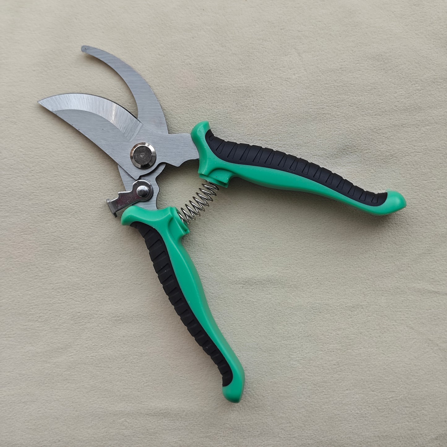 Gardening Scissors | Comfortable Grip, Spring-Assisted, Sharp and Non-Slip, Ideal for Pruning Branches and Flowers, Modern Stainless Steel Blades - ayq