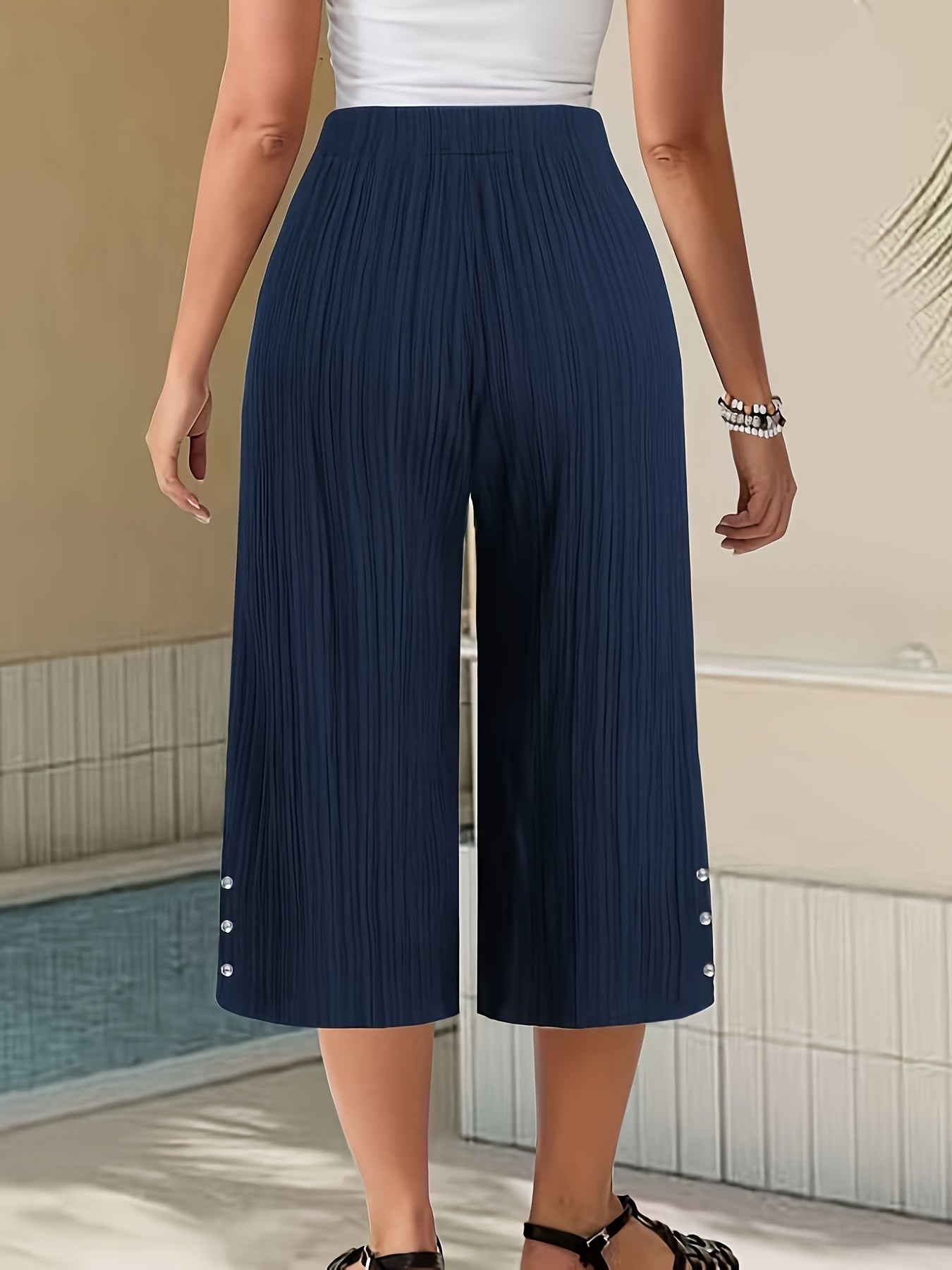 Women’s Wide-Leg Capri Pants with High Waist and Side Buttons