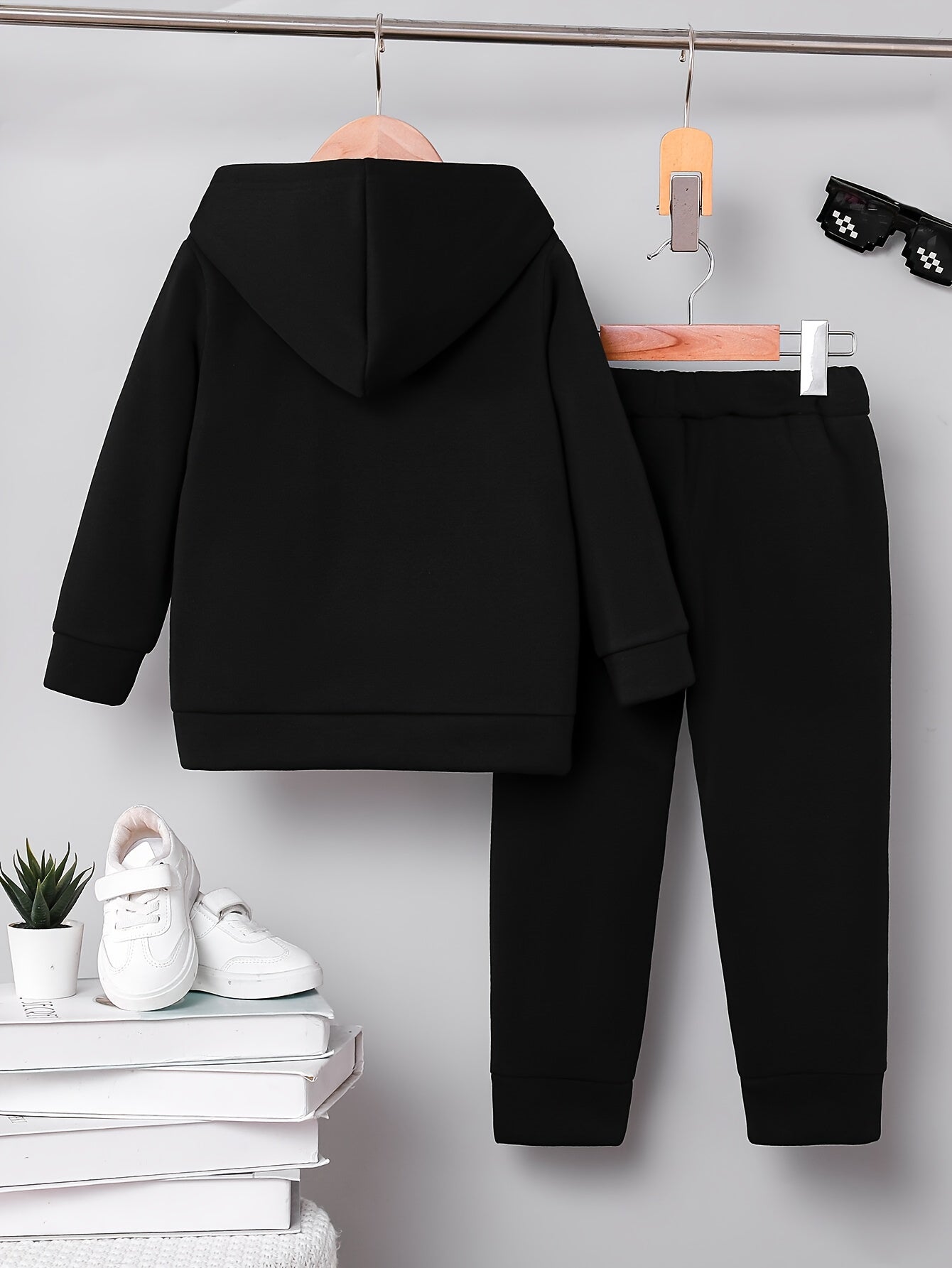 2pcs Boys' New Fashion Hooded Zip-Up Jacket and Pants Set, Black and White Striped Print Trendy Cool Style Outfit for Autumn/Winter, Thickened Sportswear with Pockets, Durable Polyester Fabric, Perfect Gift Choice for Kids, A