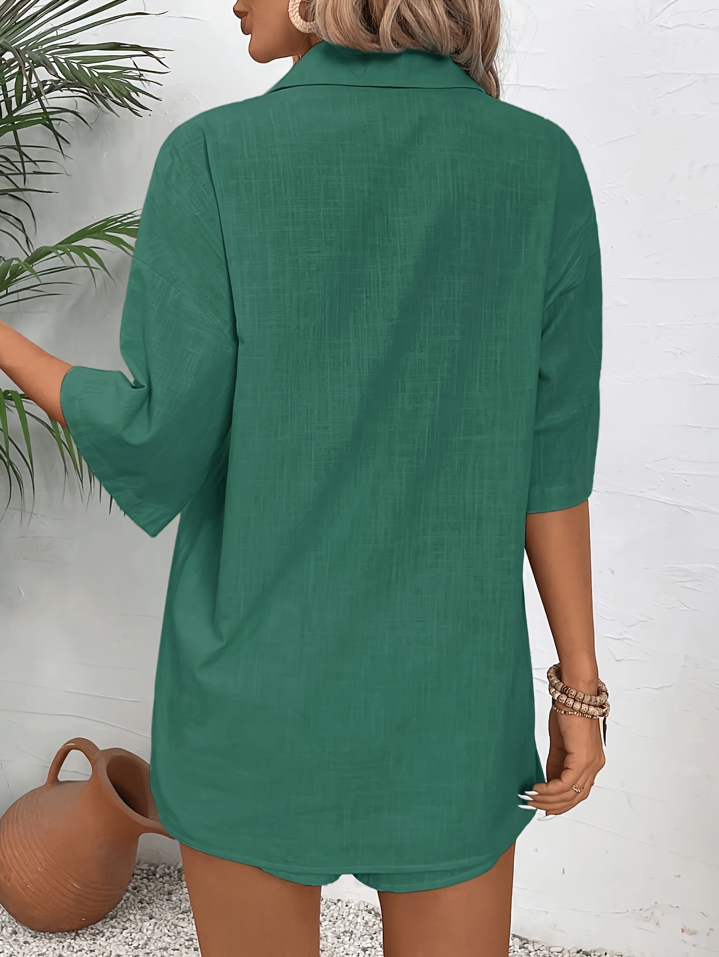 Elegant Solid Color Polo Shirt and Shorts Set for Spring/Summer