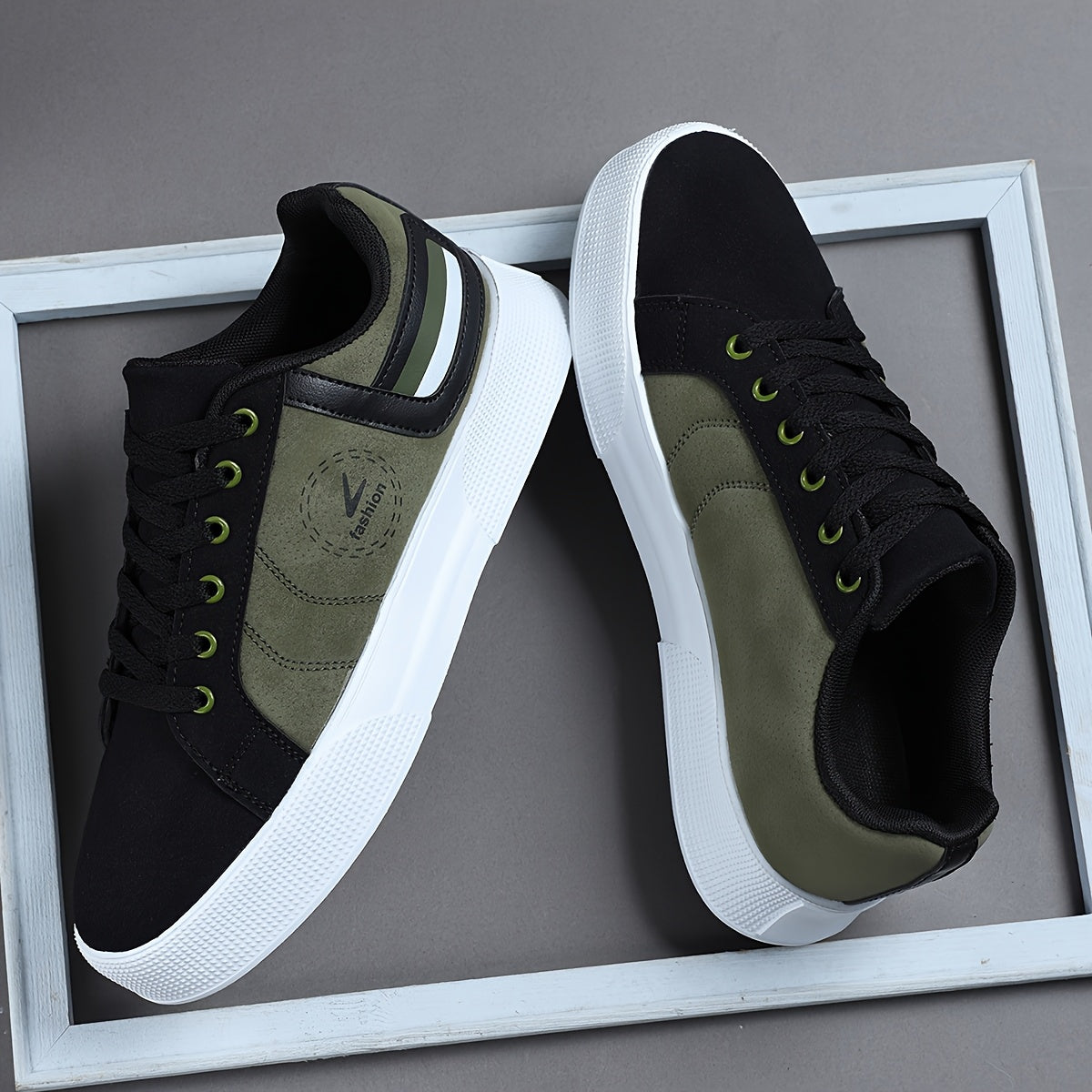 Men's Low-Top Casual Sneakers with Multi-Color Patchwork Design