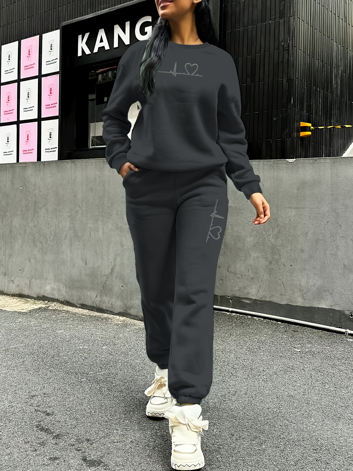 Women's Fleece Sweatsuit Set with Heart Print for Fall/Winter - ayq