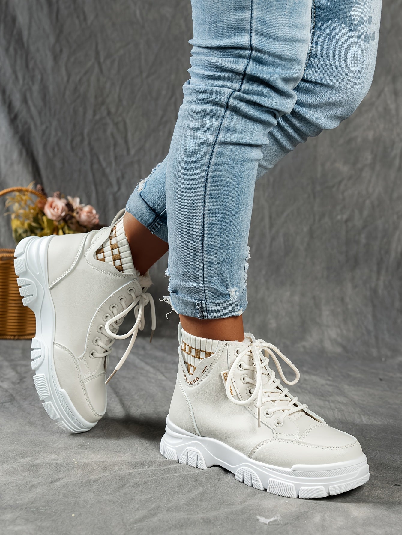 gfhfgjjfg Women's Casual High-Top Platform Ankle Boots with Lace-Up Closure, Thick Rubber Sole & Faux Cover Upper - Winter Warm Round Toe Boots for Casual Attire (Black/White/Beige), Comfortable Footwear, Durable Traction Foo