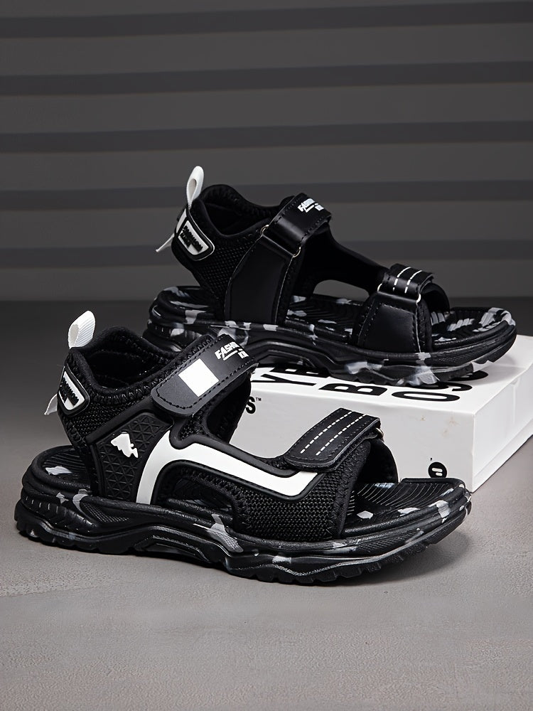 Pair of Boys' Summer Barefoot Sandals with Random Print, Fashionable Buckle Strap Outdoor Beach Sports Sandals Quick-Drying Lightweight EVA Shock Absorption Soles Breathable and Wear-Resistant Casual Sandals