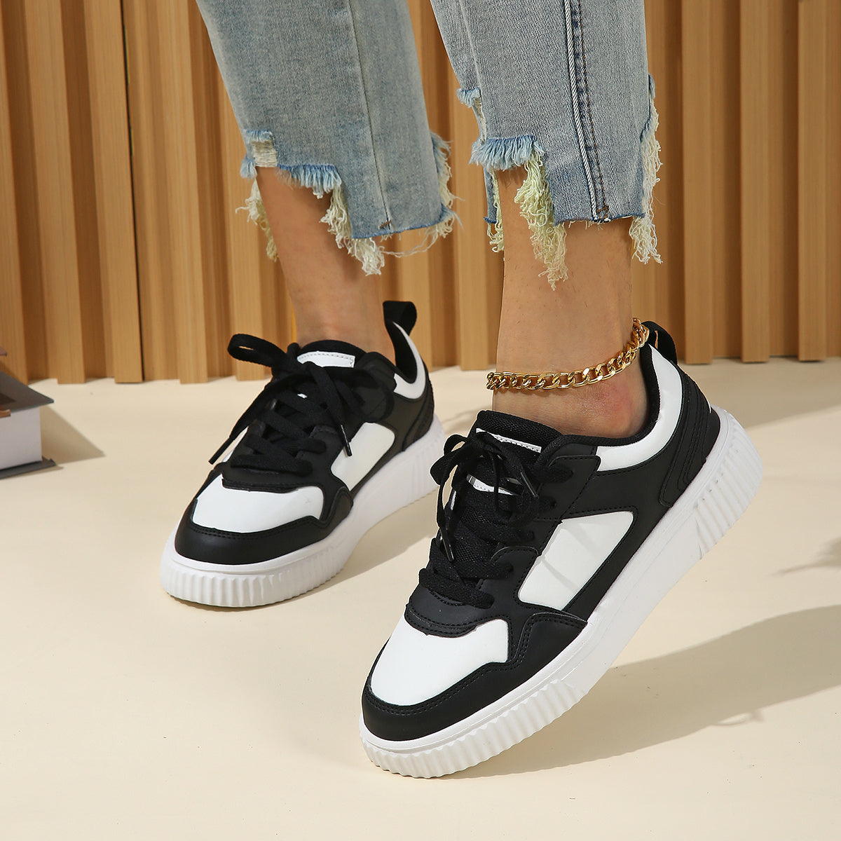 Men's Black & White Breathable Casual Athletic Sneakers
