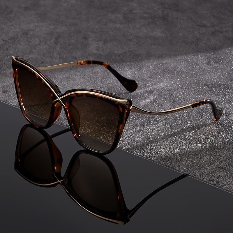 Retro Cat-Eye Decorative Glasses for Stylish Looks