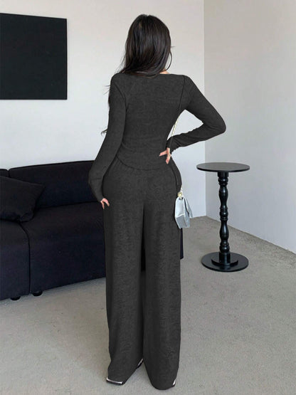A Stylish Gray Long-Sleeve Top Paired with Loose Drawstring Wide-Leg Pants, a Two-Piece Set