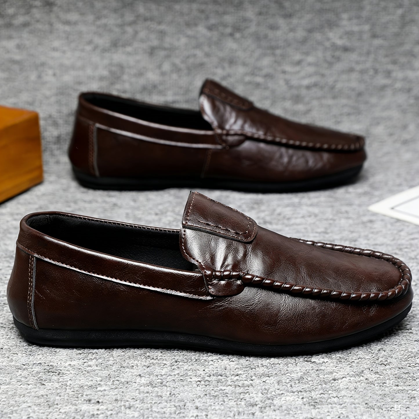 Unisex Solid Color Slip-On Business Casual Shoes for All Seasons