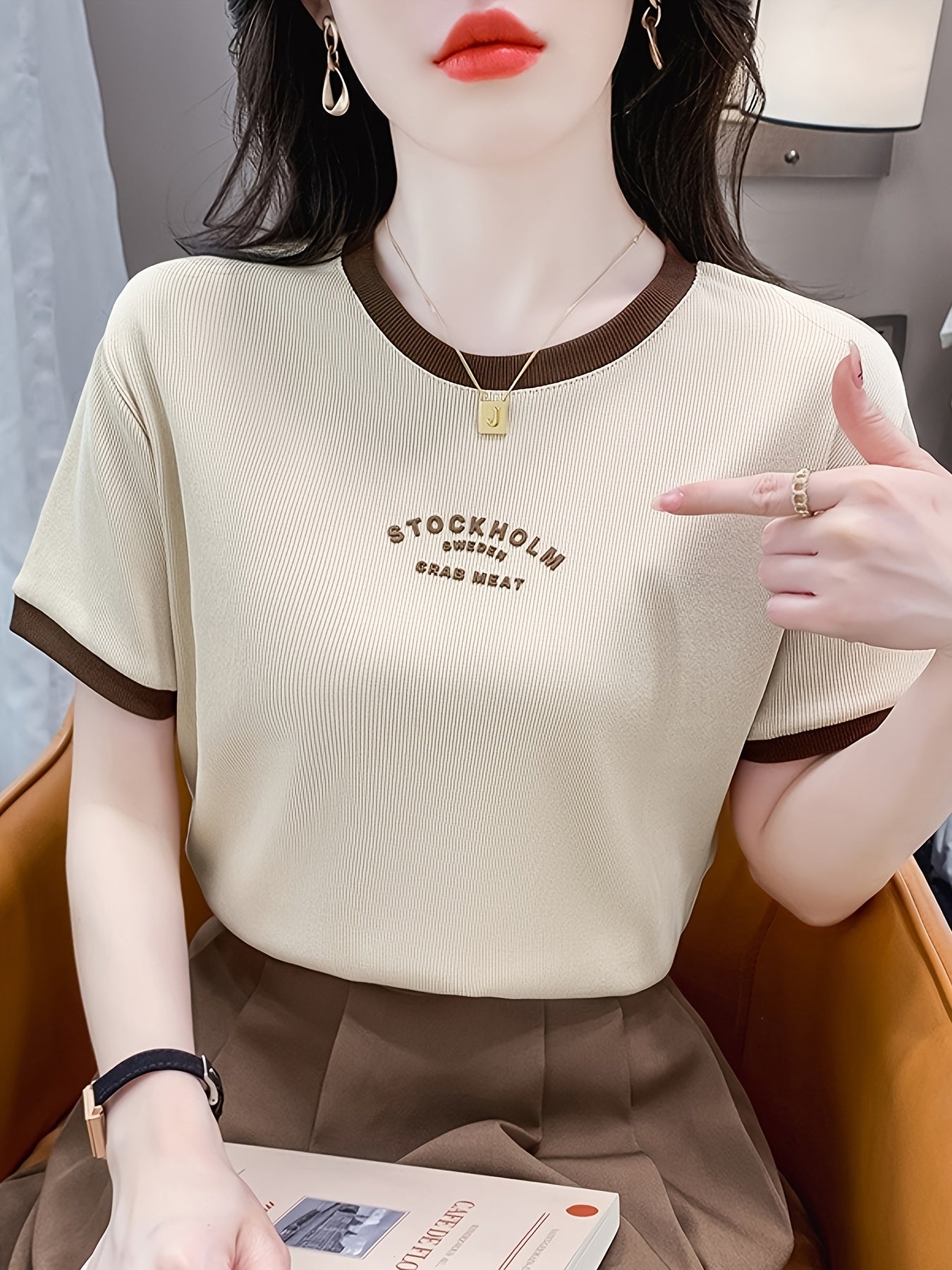 Women’s Color-Blocked Cotton T-Shirt with Elegant Shoulder Design