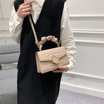 Wrinkled Tote Bag with a Crossbody Design