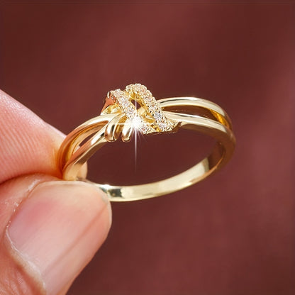 Elegant Women's Geometric Synthetic Zirconia Ring